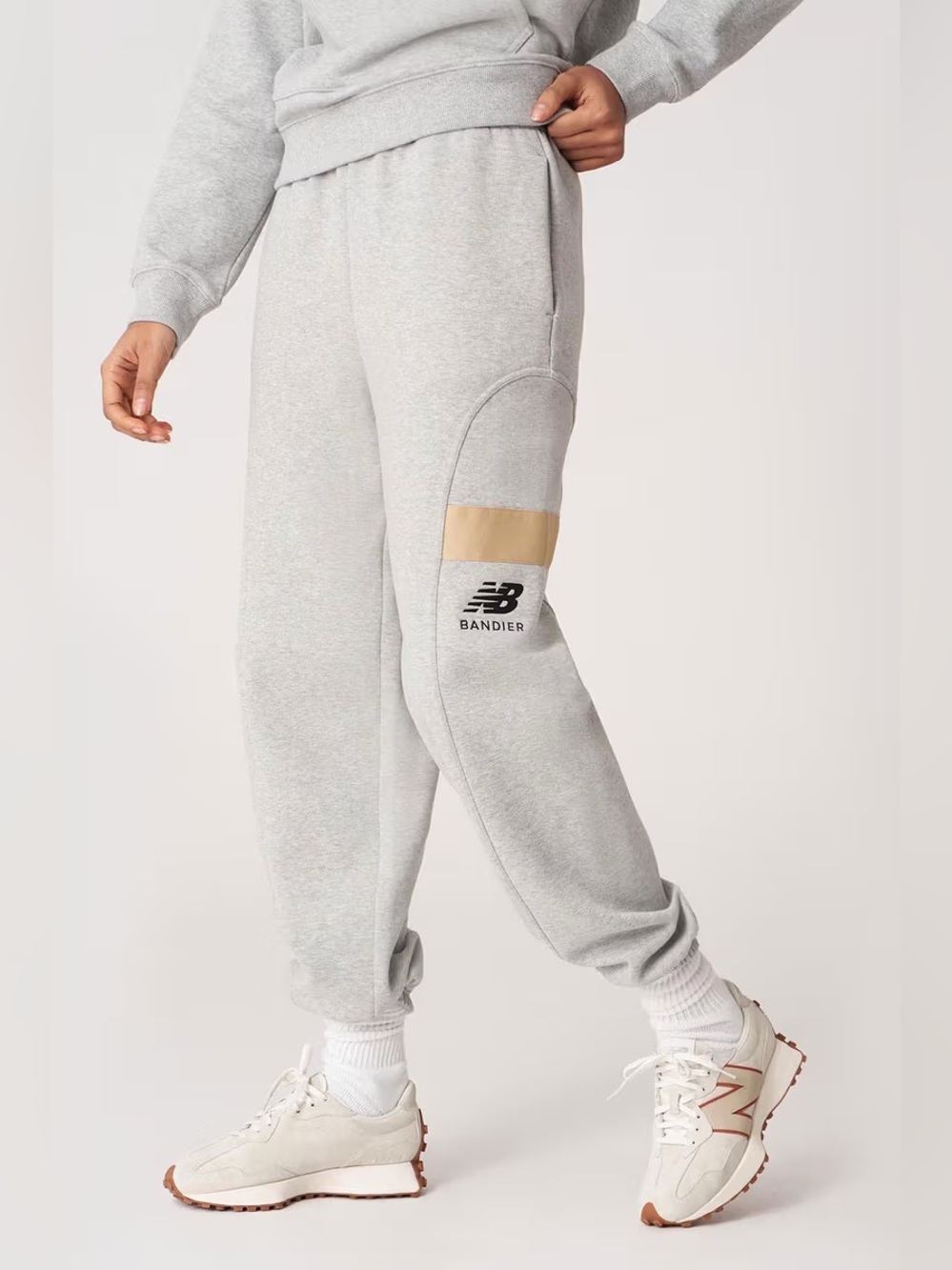 Bandier x New Balance Move Her World Fleece Jogger (size M)